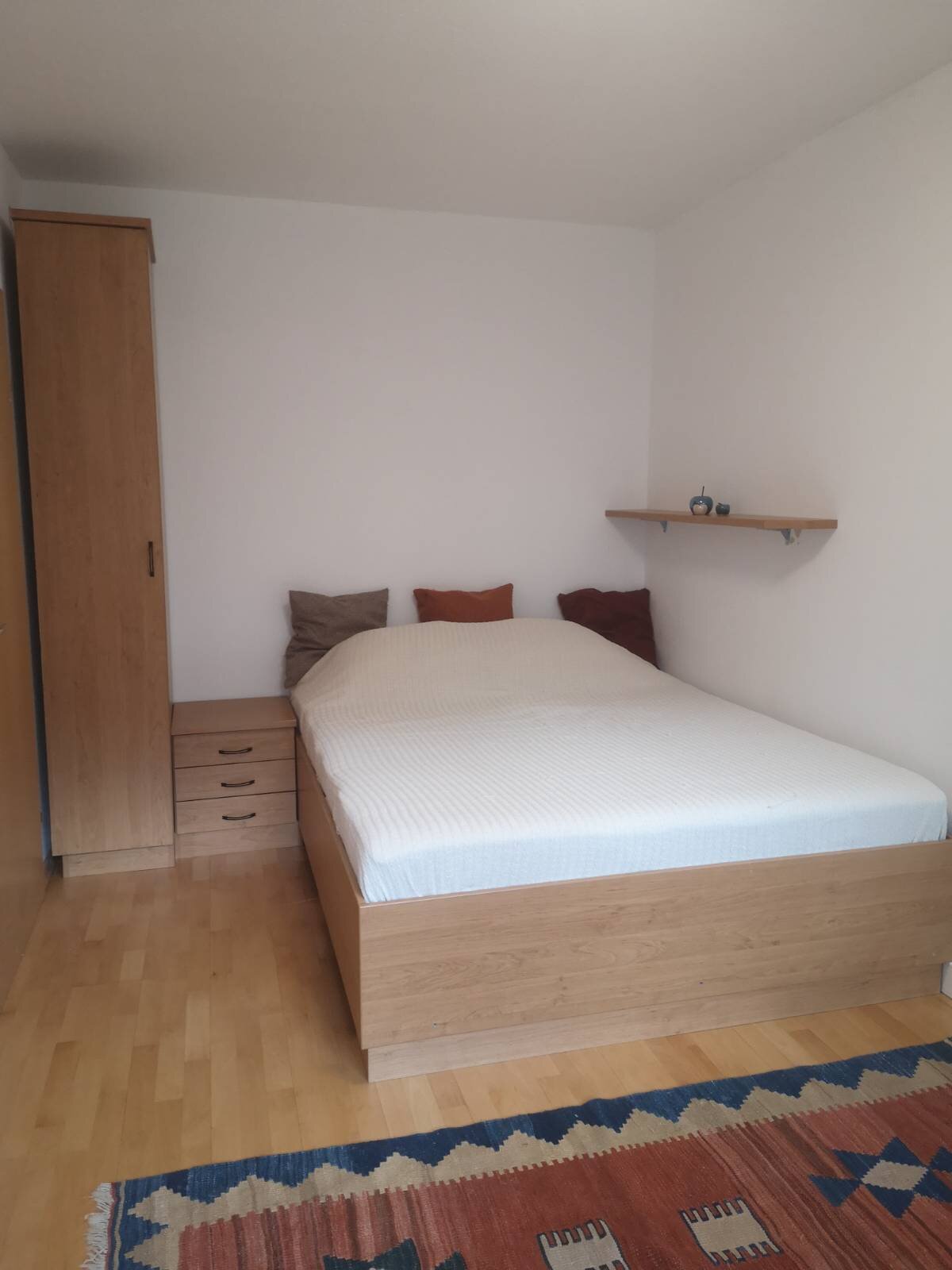 Queensize Bett