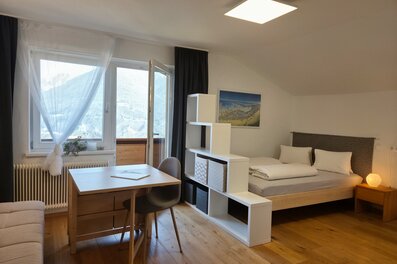 Helles 1-Zimmer Apartment mit Bergblick – Kurzzeitmiete & Wohnen auf Zeit in Patsch, für 1 bis 6 Monate