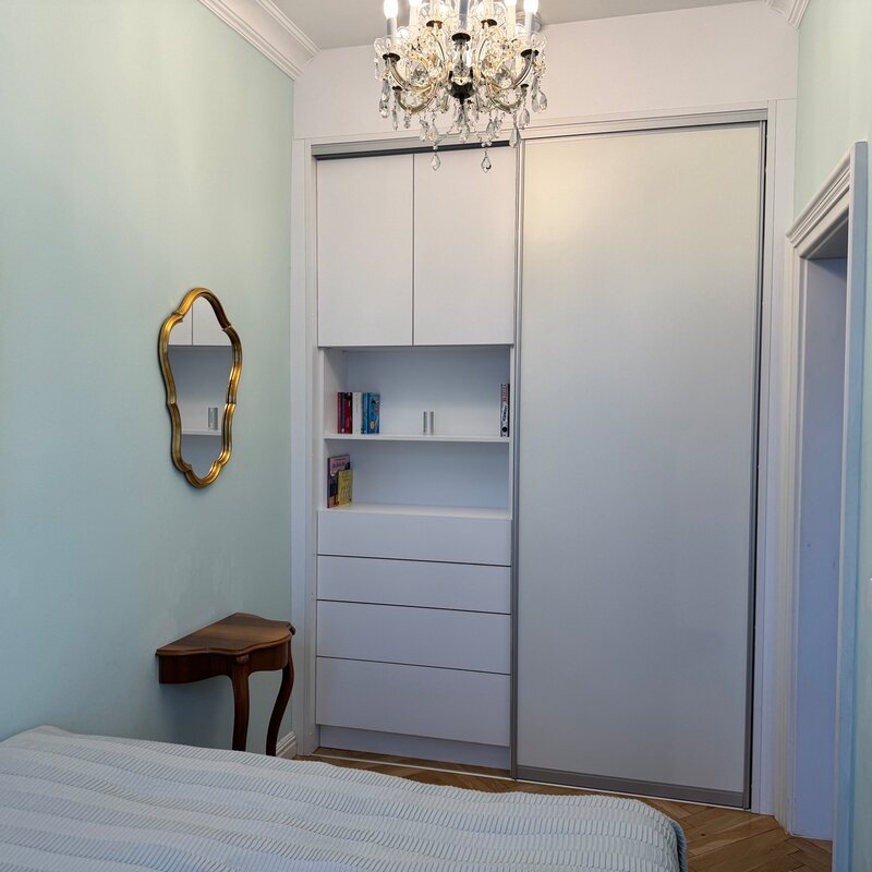 Schlafzimmer/Begehbarer Schrank