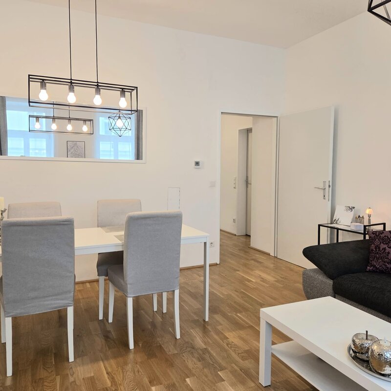 Heller Wohn-Essbereich mit modernem Stil – 2-Zimmer Wohnung zur Kurzzeitmiete & Wohnen auf Zeit für 1 bis 6 Monate in Wien