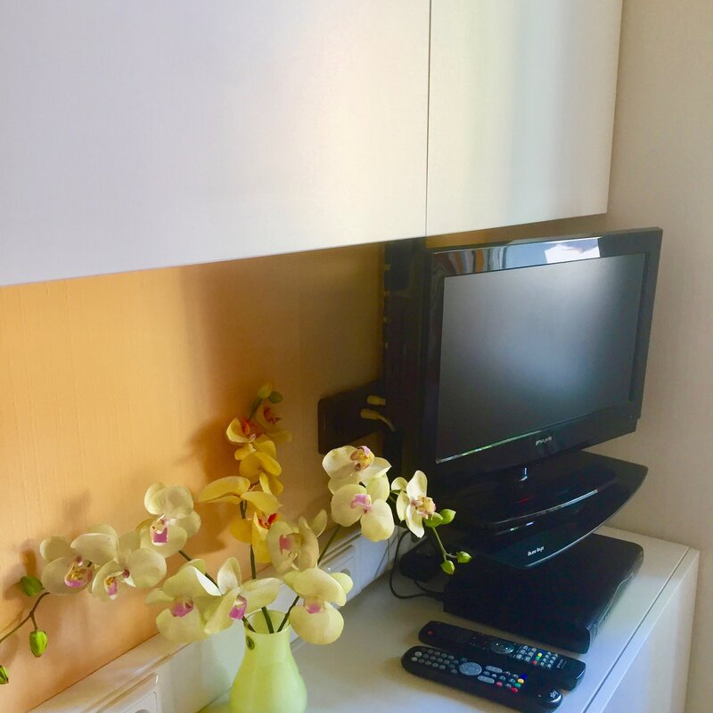 TV Set