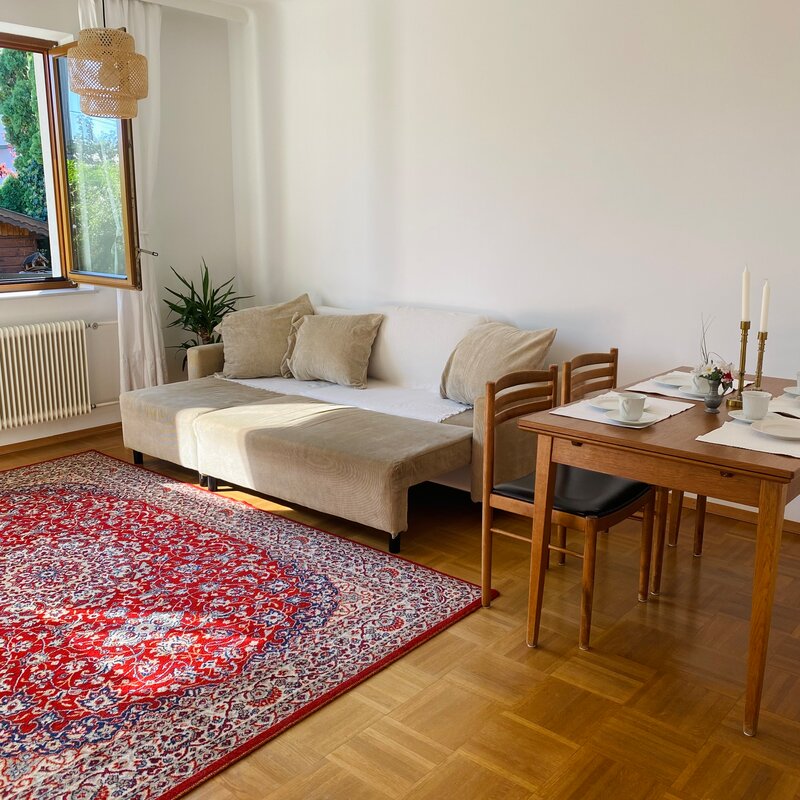 Wohnzimmer & Esstich