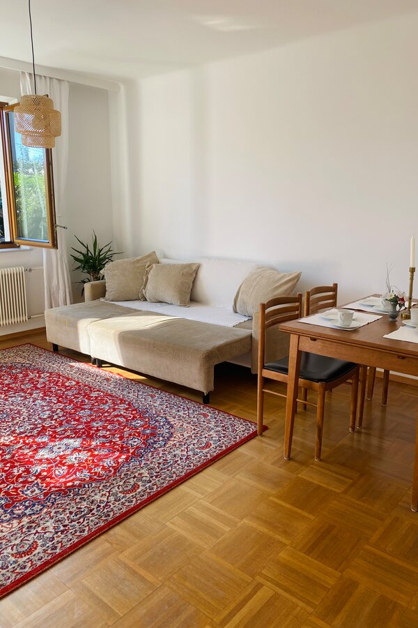 Wohnzimmer & Esstich