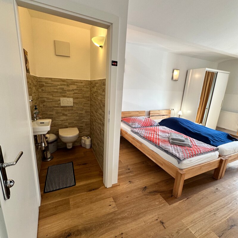 Schlafzimmer 2