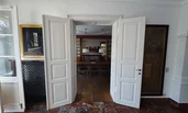 Blick durch das Esszimmer in die Küche