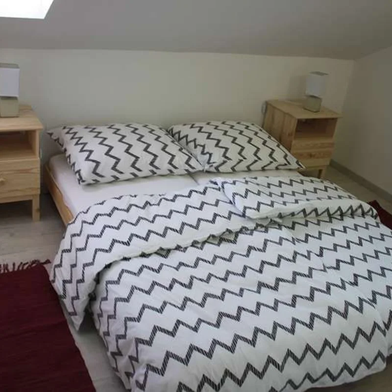 Schlafzimmer mit Doppelbett