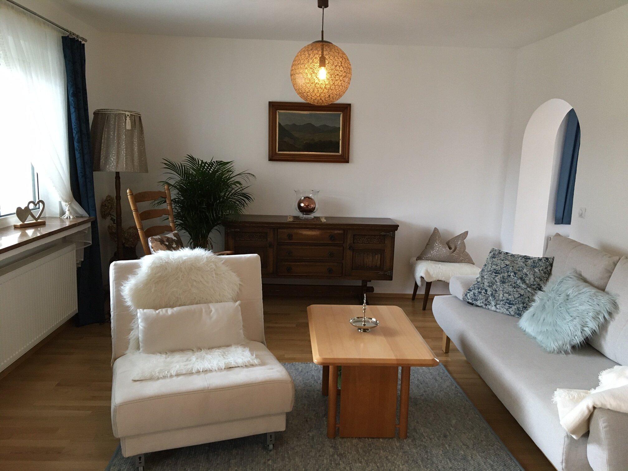 mit Schlafcouch 
