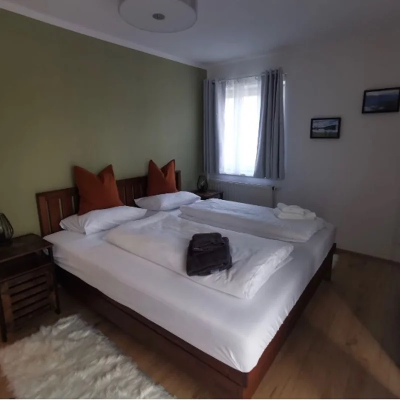 Großes Schlafzimmer 