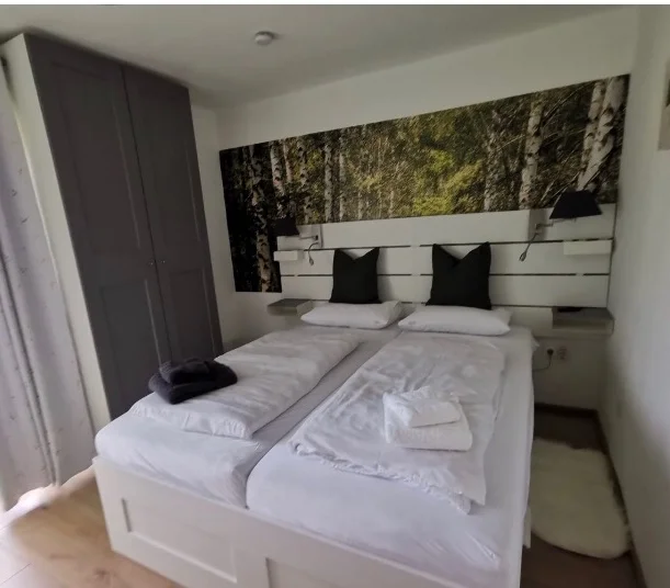 Kleines Schlafzimmer 