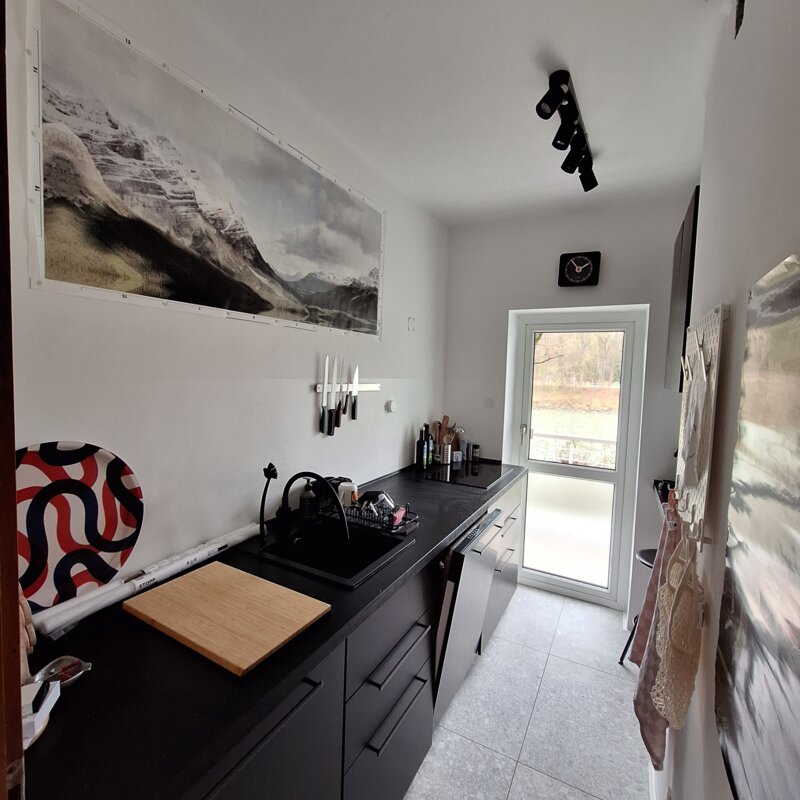 Voll ausgestattet neue Küche 