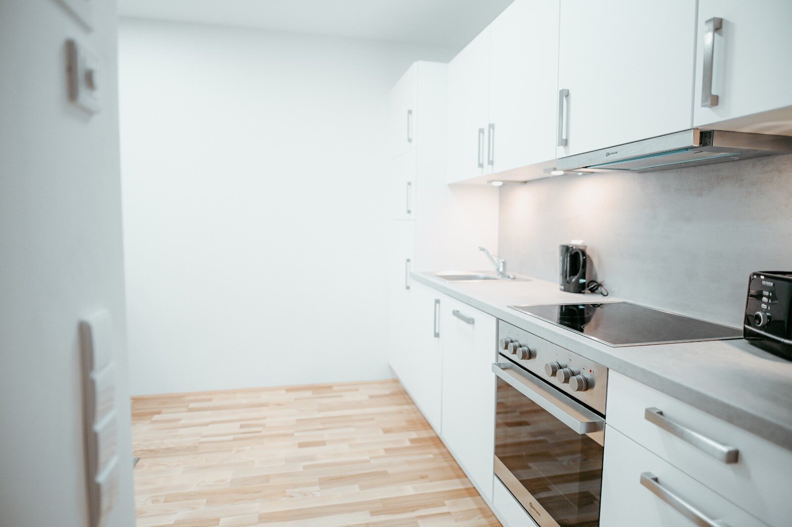 Flache Kochfeldplatte und Toaster | © All rights reserved