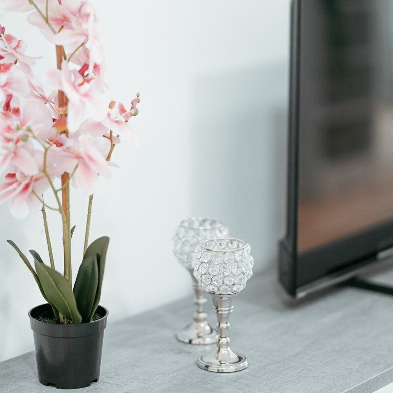 Decorated dresser with TV | © All rights reserved