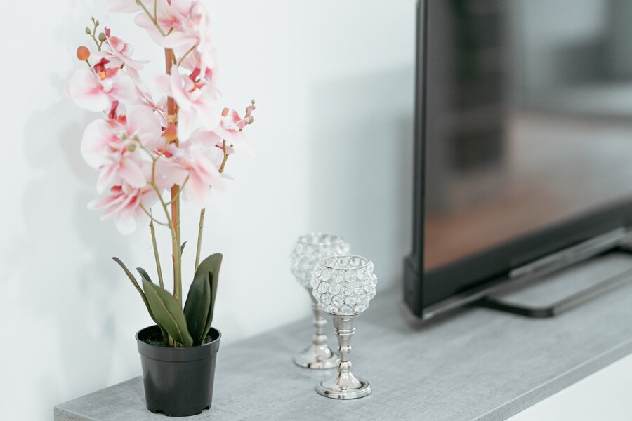 Decorated dresser with TV | © All rights reserved
