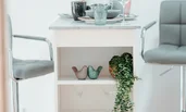 Bar table with decoration for sitting and dining | © All rights reserved