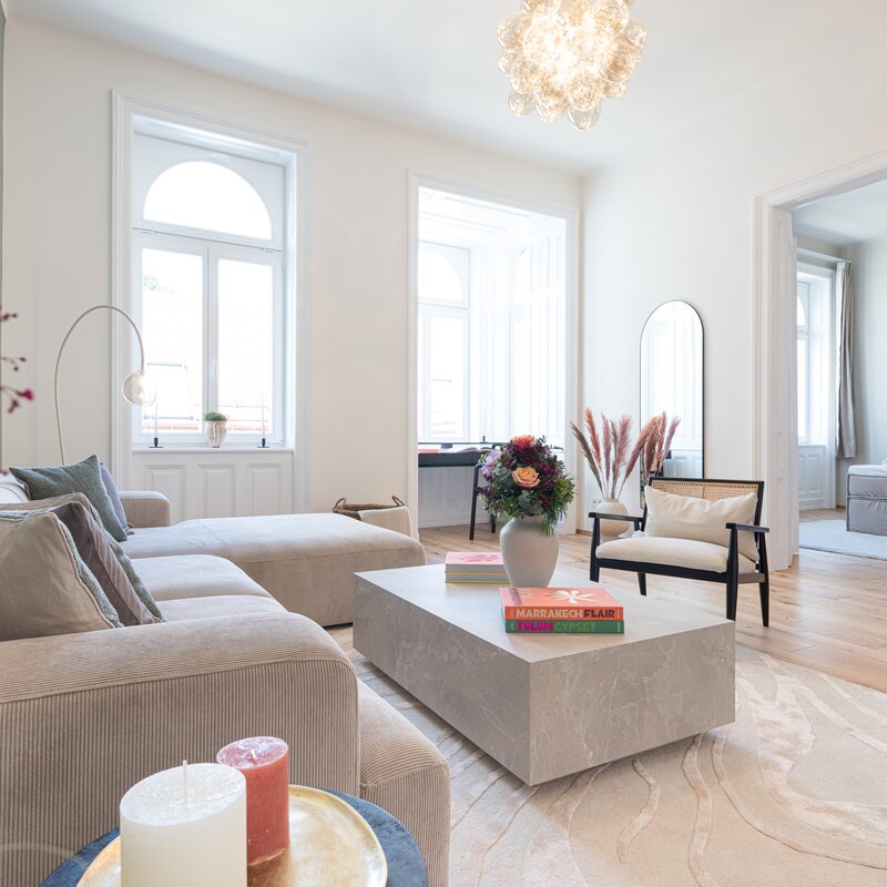 Sunlit living room of a 4-room apartment – temporary housing & short-term rental for 1 to 6 months in Vienna