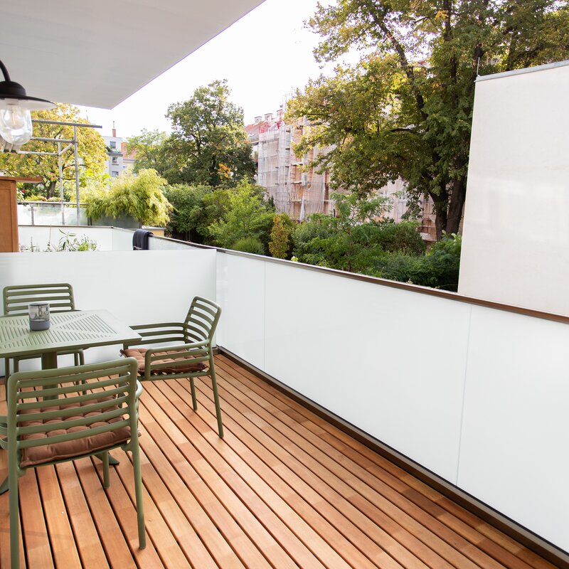 ruhiger Balkon zum Hof | © Bruckner