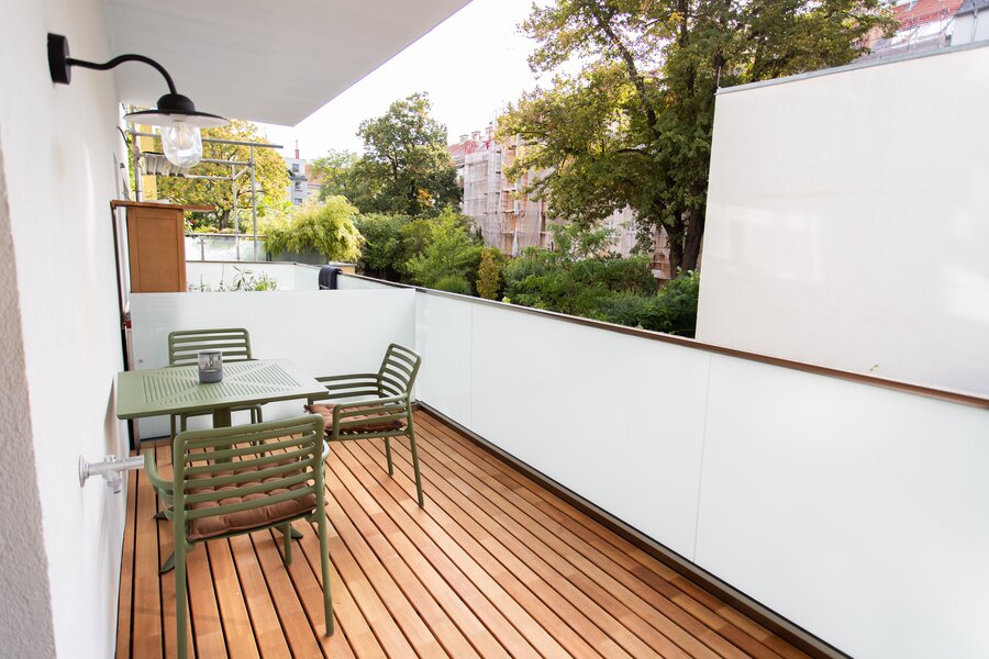 ruhiger Balkon zum Hof | © Bruckner