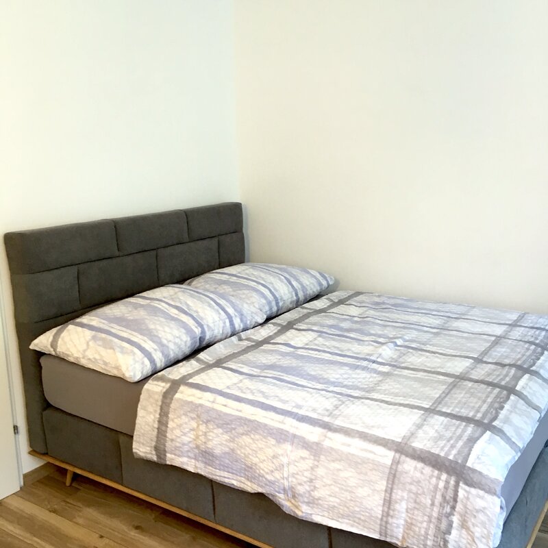 Box spring bed
