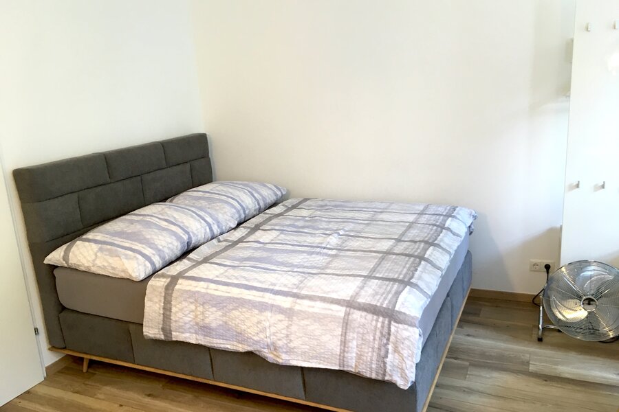 Box spring bed