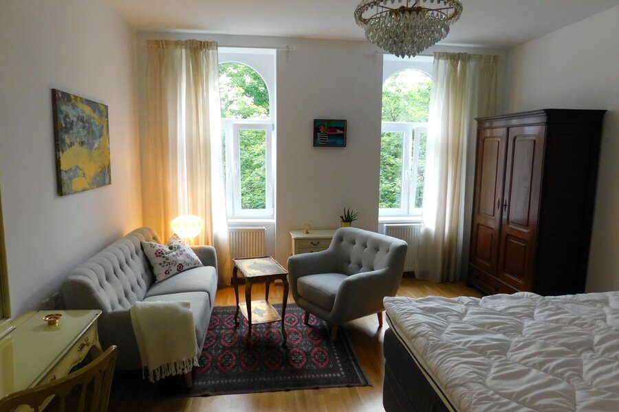 Wohn- & Schlafzimmer