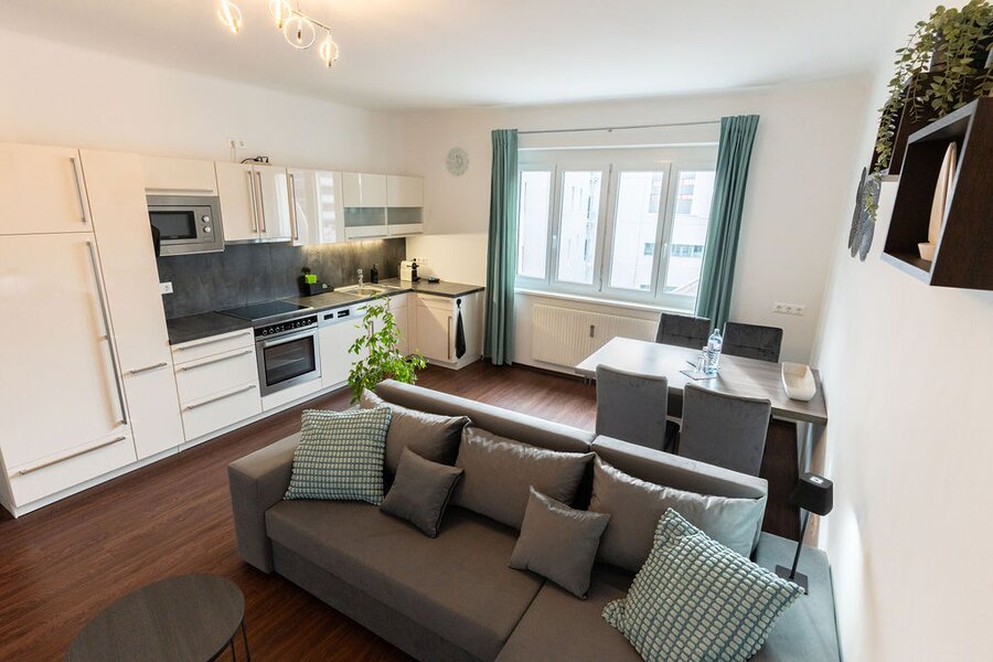 Bright 2-room apartment with open kitchen & living area – short-term rental Graz, temporary housing for 1 to 6 months.