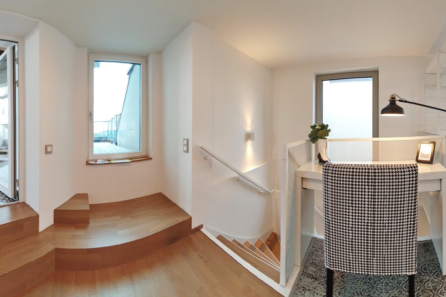 Schlafzimmer mit Terrasse und Wintergarten