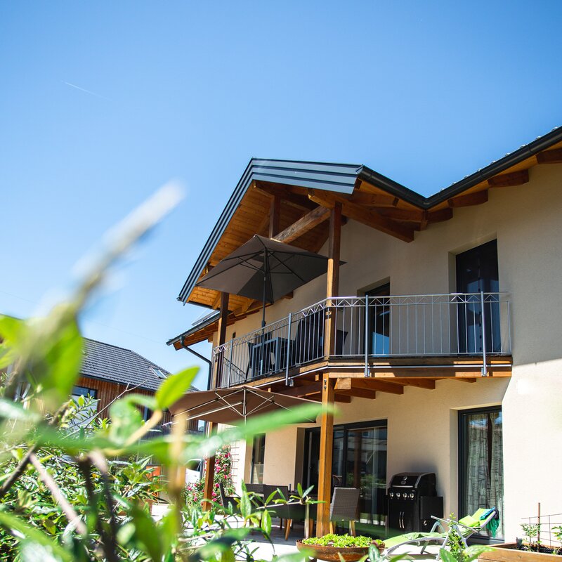 Modernes Haus mit Balkon & Terrasse – 3-Zimmer Wohnung zur Kurzzeitmiete in Koppl, Wohnen auf Zeit 1–6 Monate