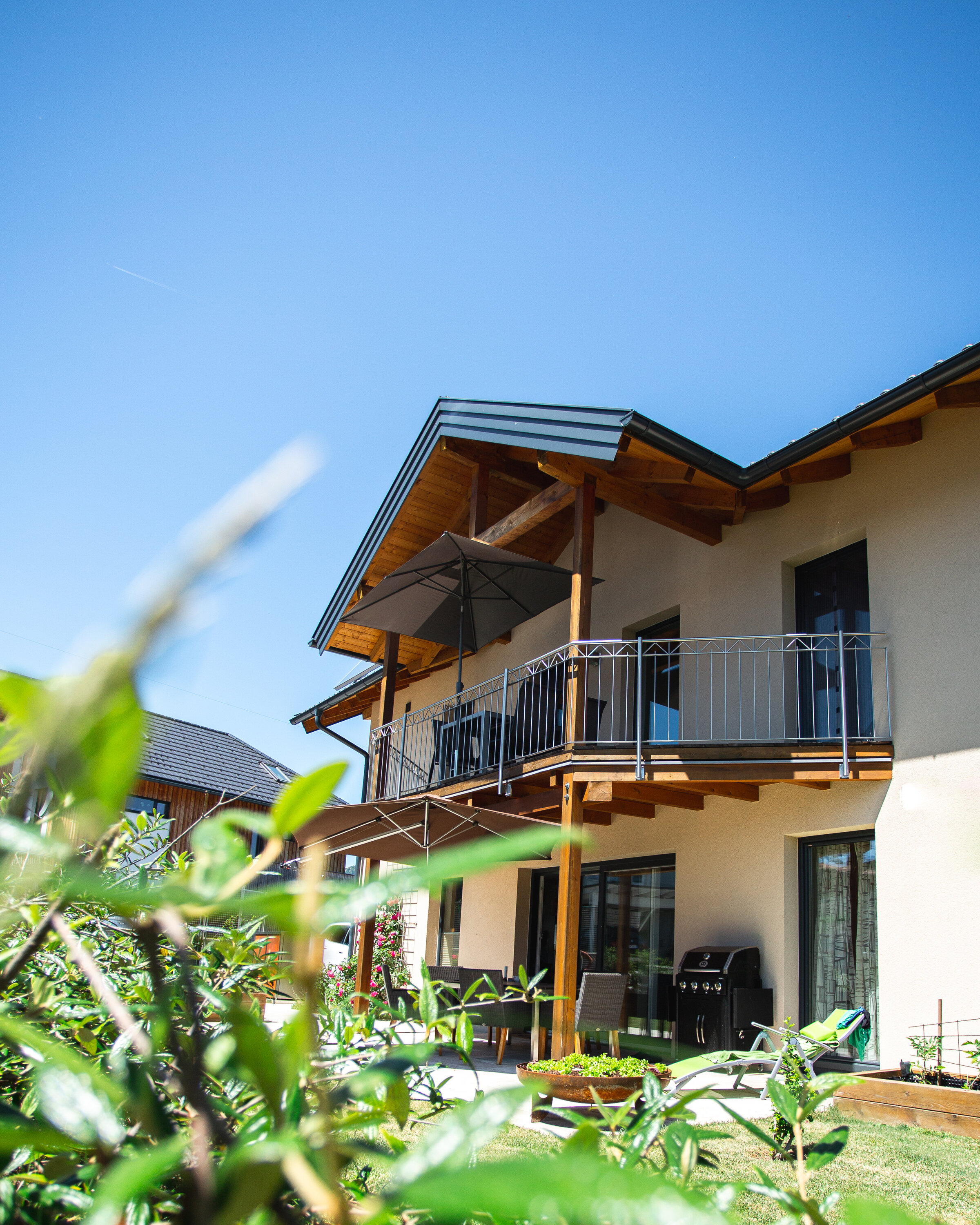 Modernes Haus mit Balkon & Terrasse – 3-Zimmer Wohnung zur Kurzzeitmiete in Koppl, Wohnen auf Zeit 1–6 Monate