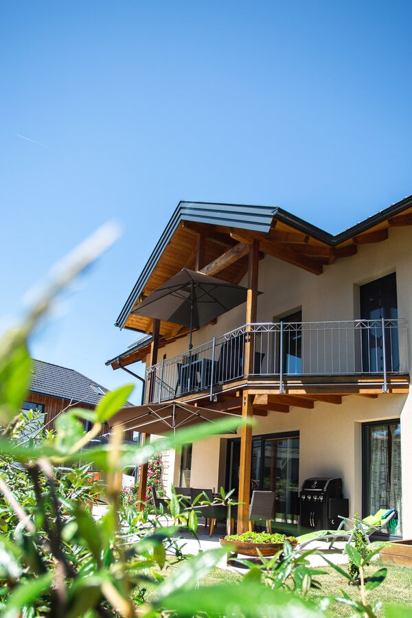 Modernes Haus mit Balkon & Terrasse – 3-Zimmer Wohnung zur Kurzzeitmiete in Koppl, Wohnen auf Zeit 1–6 Monate