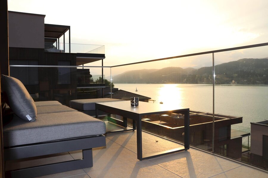 Lounge-Bereich am Balkon