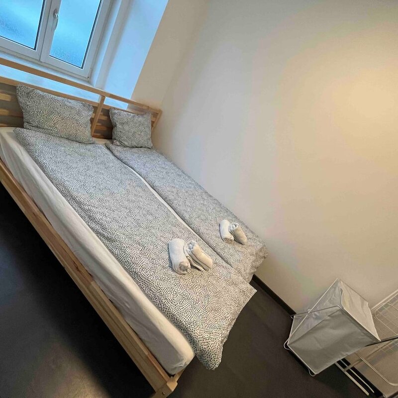 Schlafzimmer 1