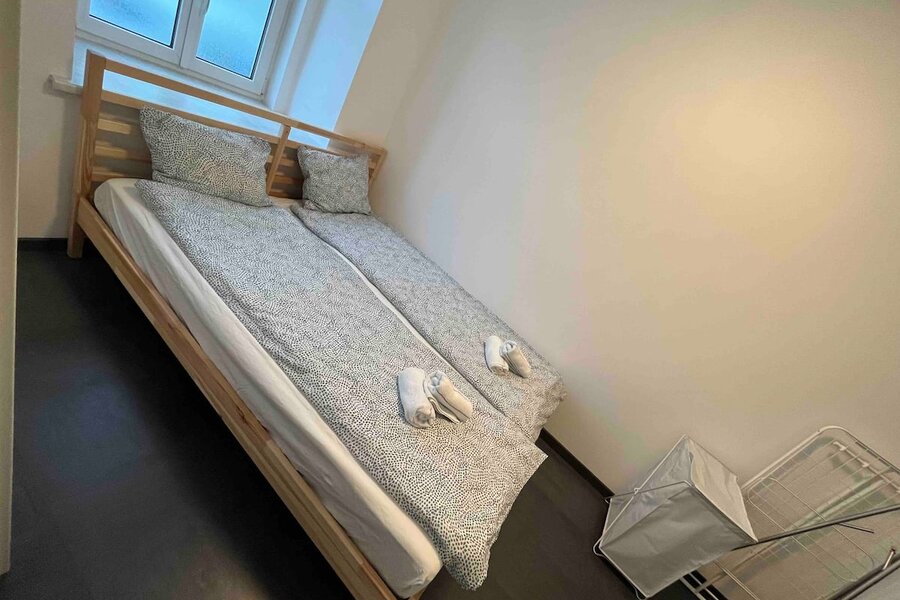 Schlafzimmer 1