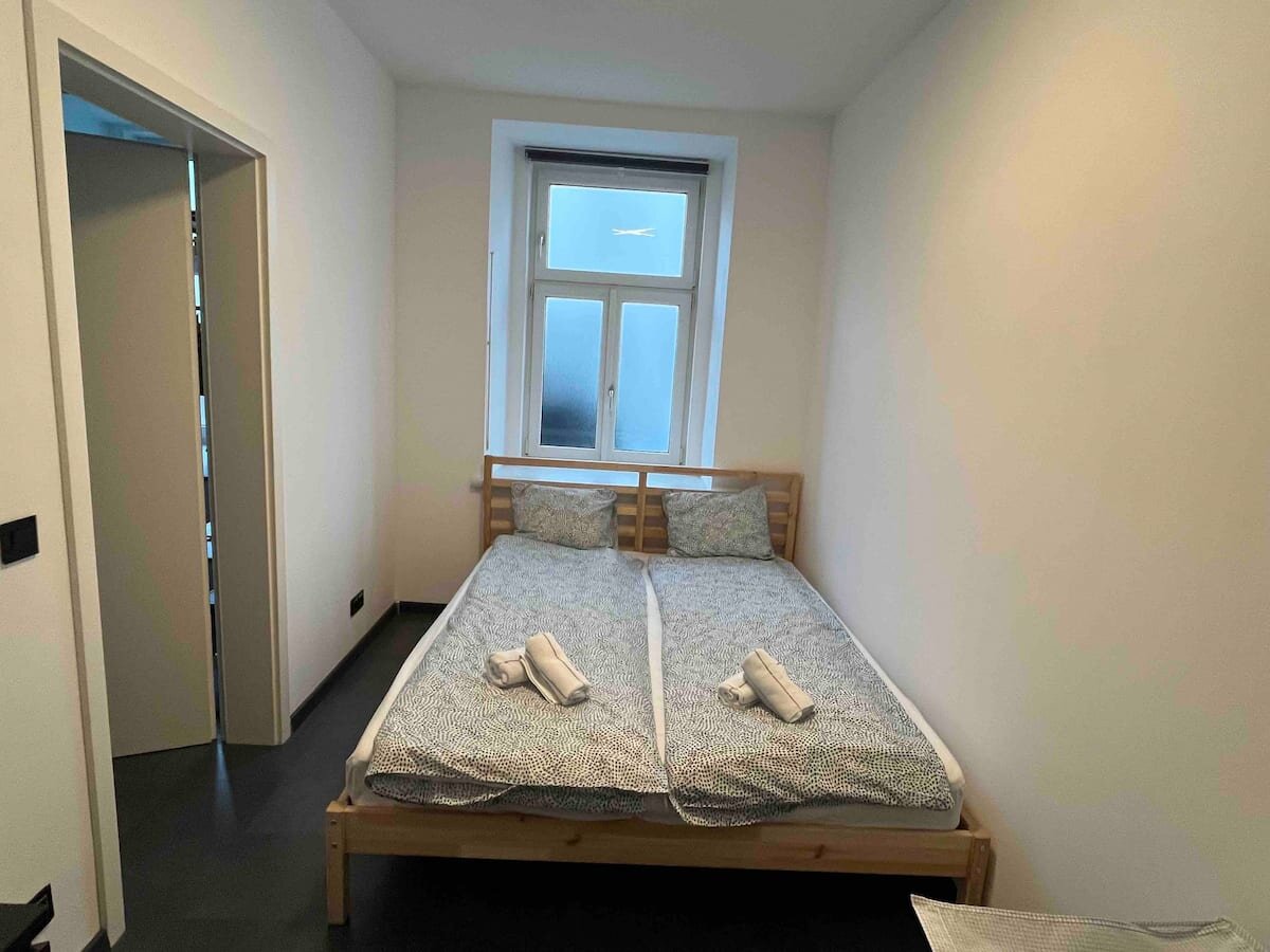 Schlafzimmer 1