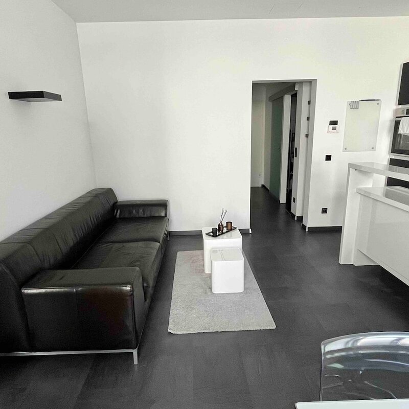 Sofa in the eat-in kitchen