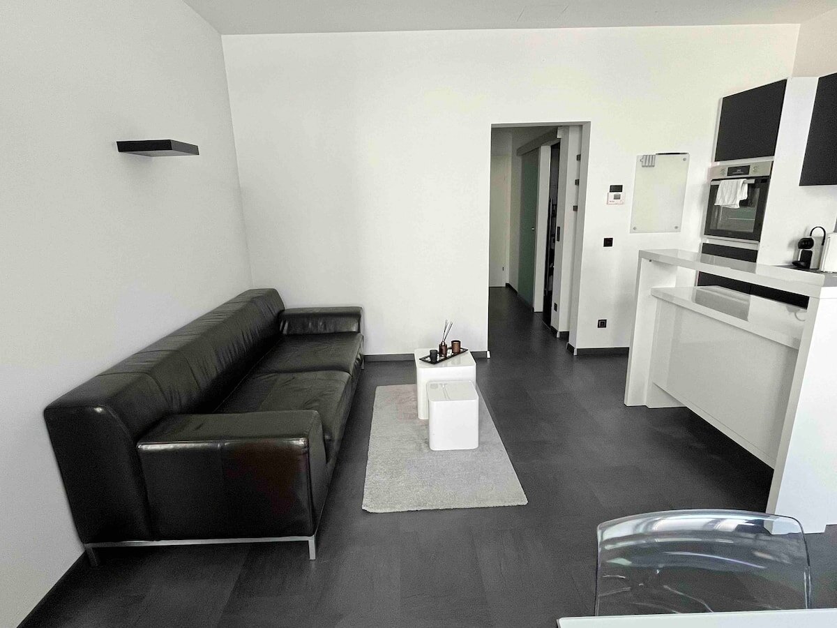 Sofa in the eat-in kitchen