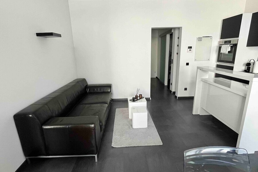 Sofa in the eat-in kitchen