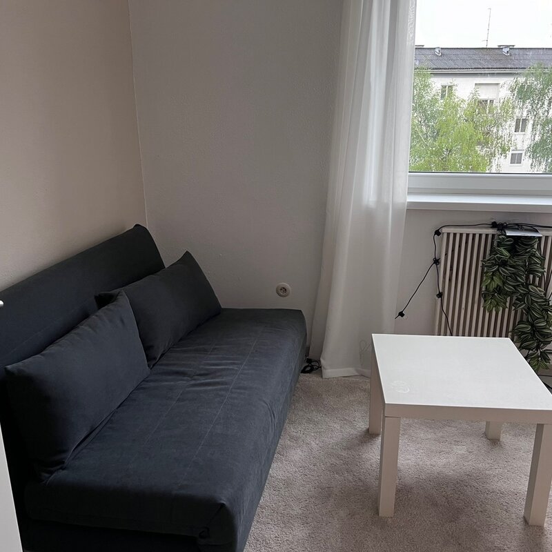 Small bedroom or lounge