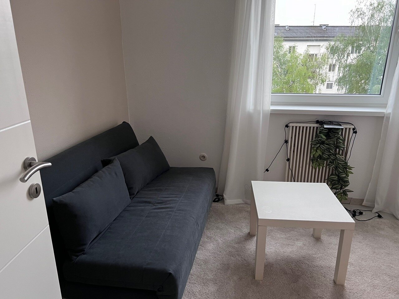 Small bedroom or lounge