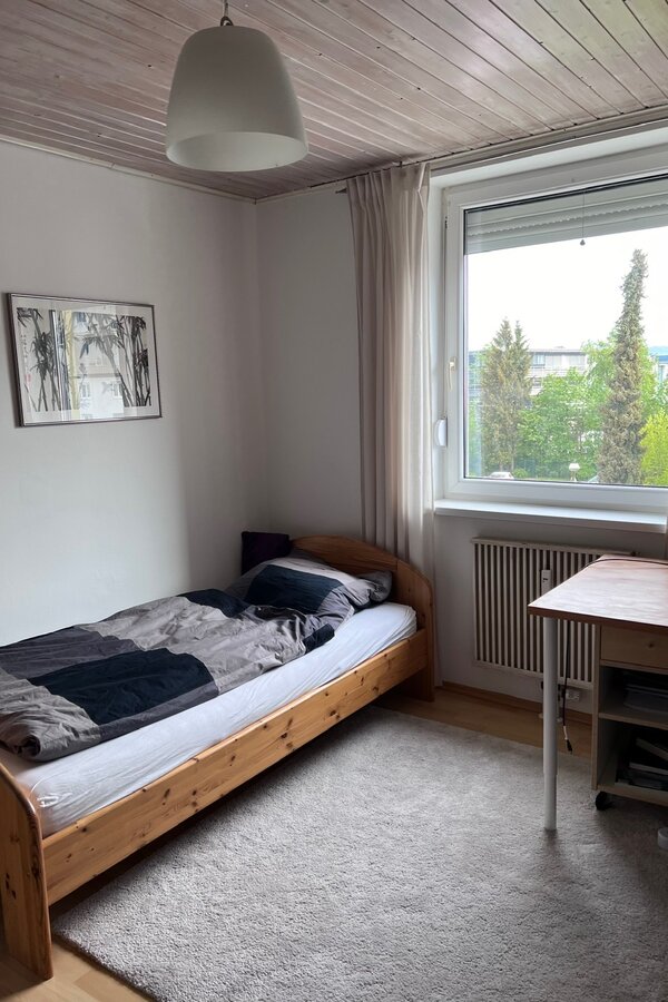 Bedroom with workstation