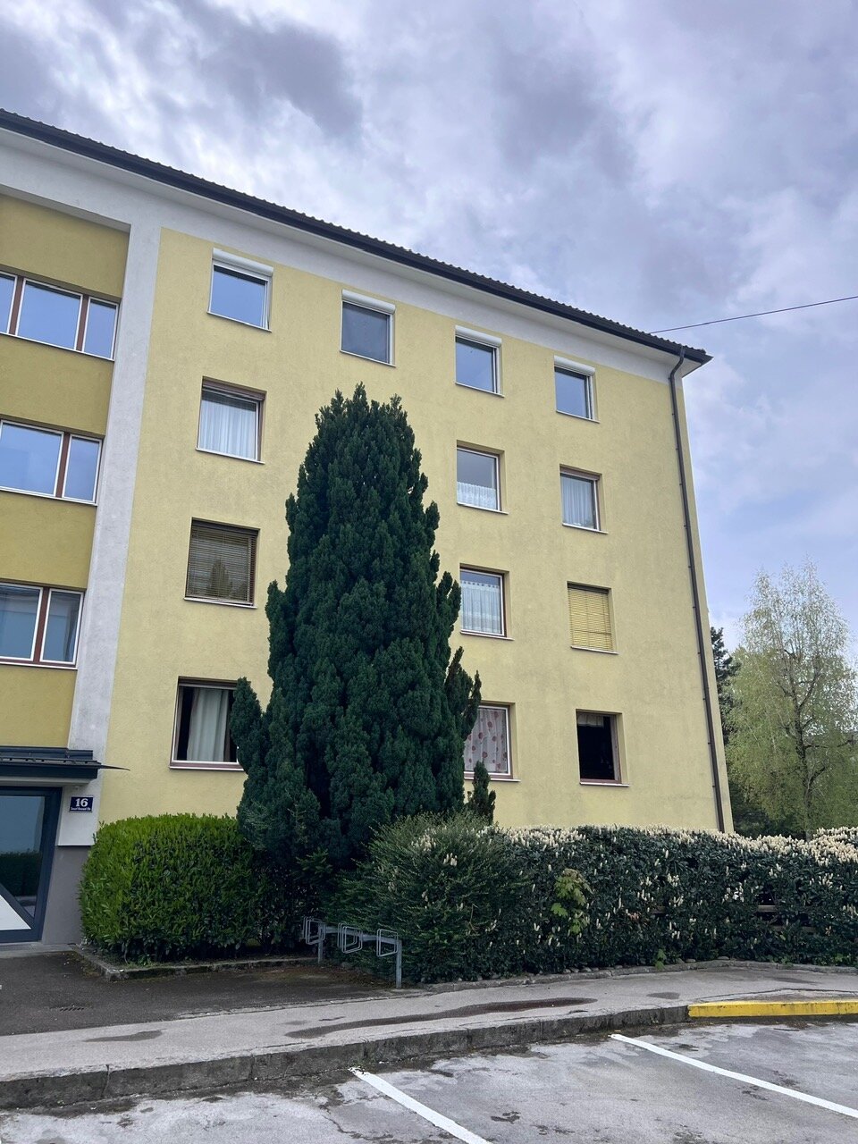 Front outdoor area