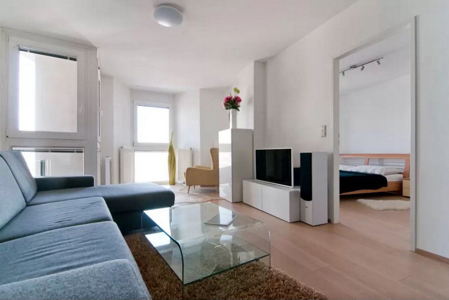 Bright living area with bedroom – 2-room apartment for short-term rental & temporary housing for 1 to 6 months in Vienna