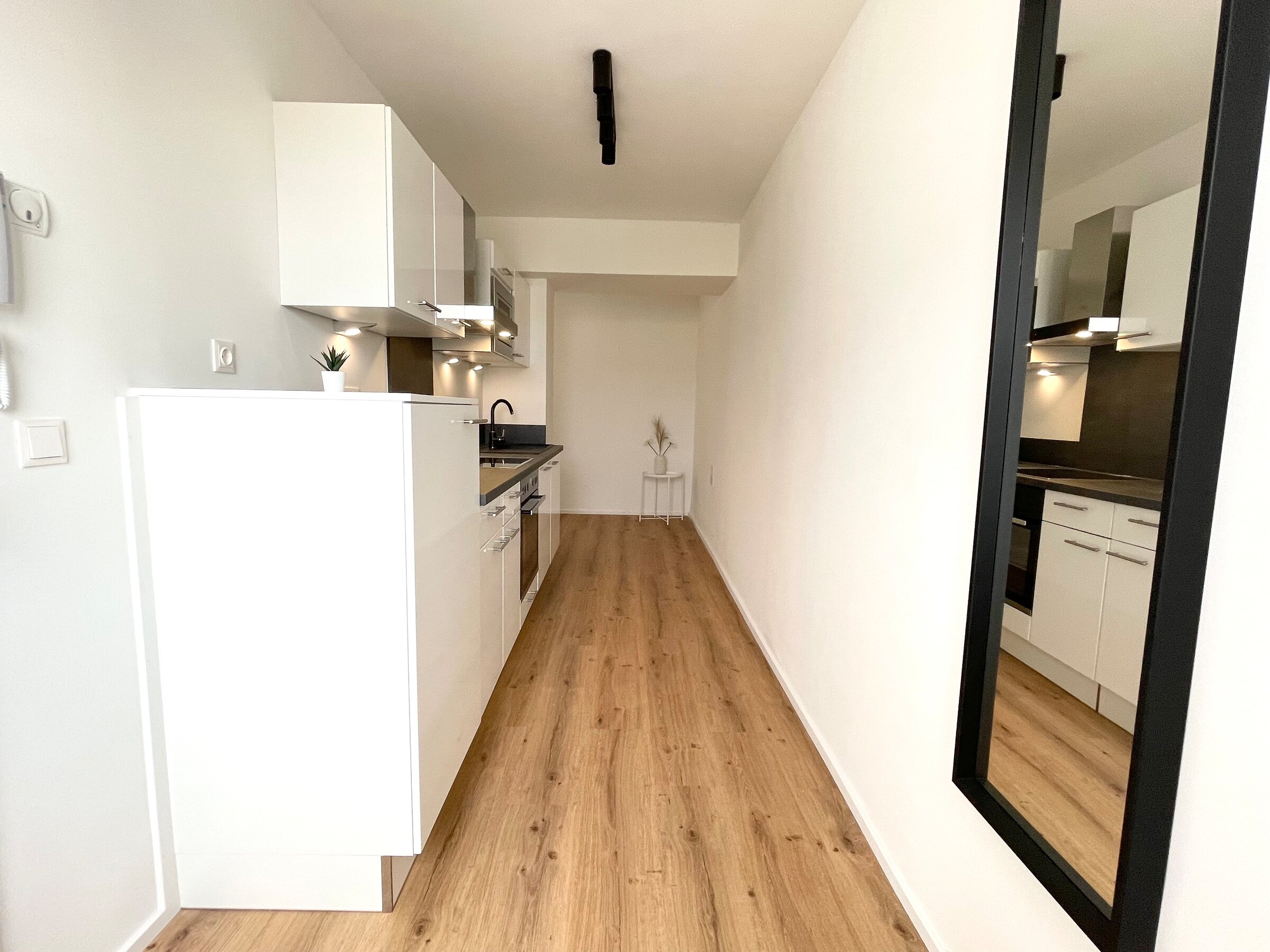 Bright 2-room apt with open kitchen & wood floors – short-term rental & temporary housing for 1 to 6 months in Vienna