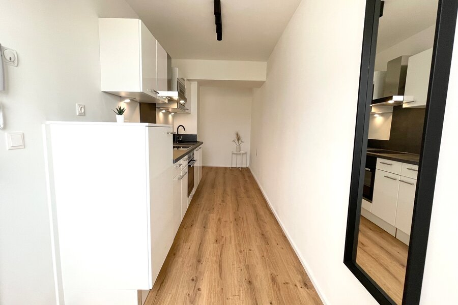 Bright 2-room apt with open kitchen & wood floors – short-term rental & temporary housing for 1 to 6 months in Vienna