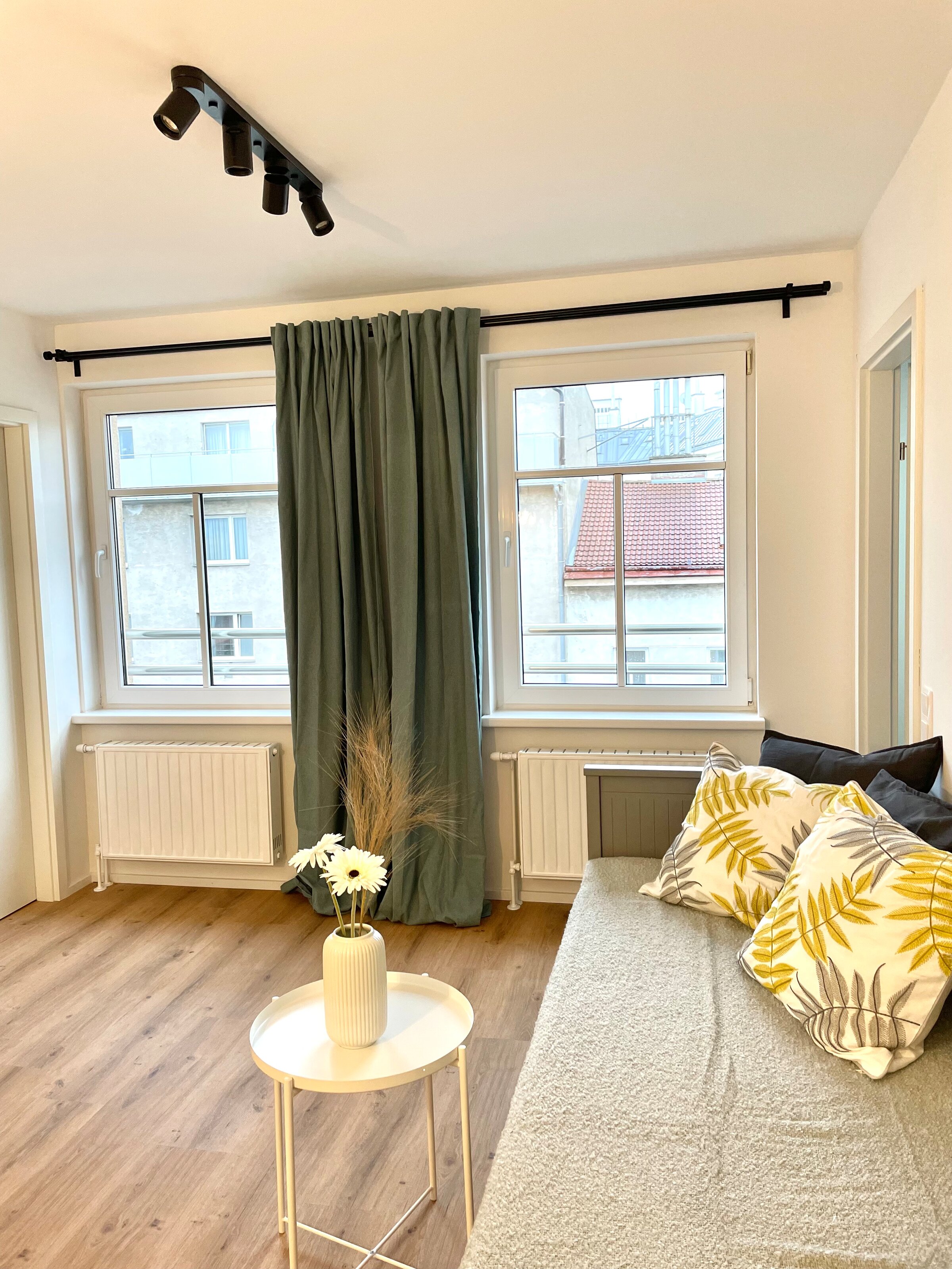 Living room with day bed (possibility as a double bed