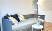 Sofa/day bed (possibility as a double bed)