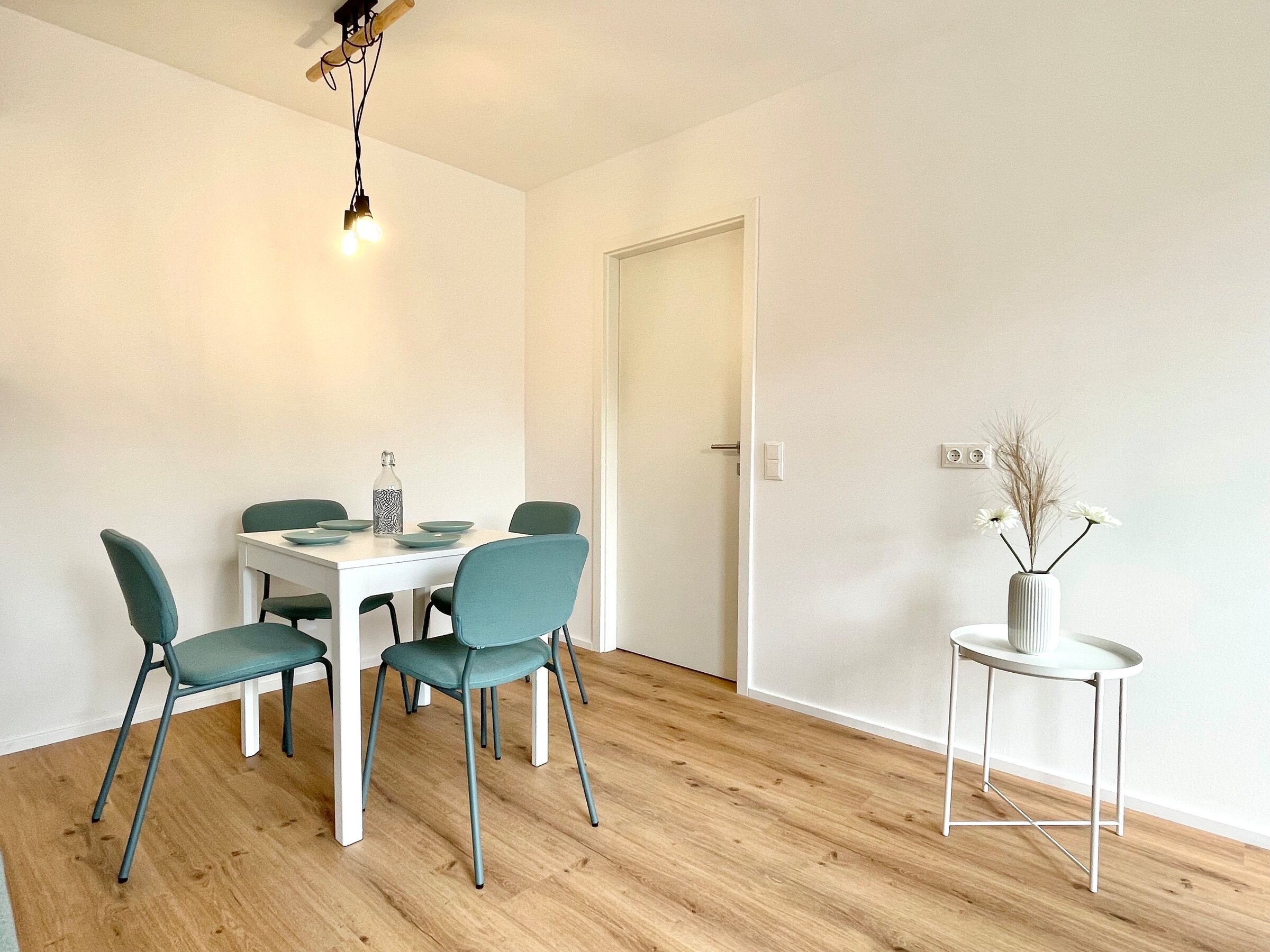 Living room with dining table 