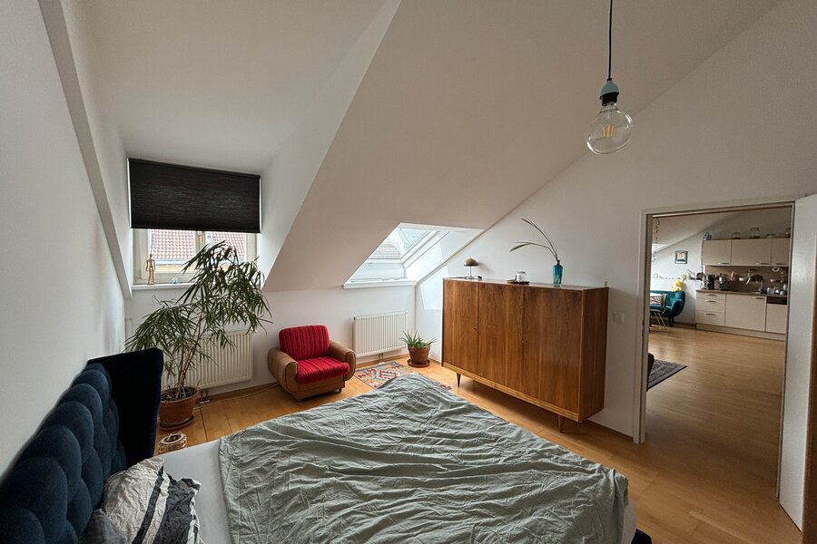 Bright bedroom with sloped ceiling – 2-room apartment, short-term rental & temporary housing for 1 to 6 months in Vienna
