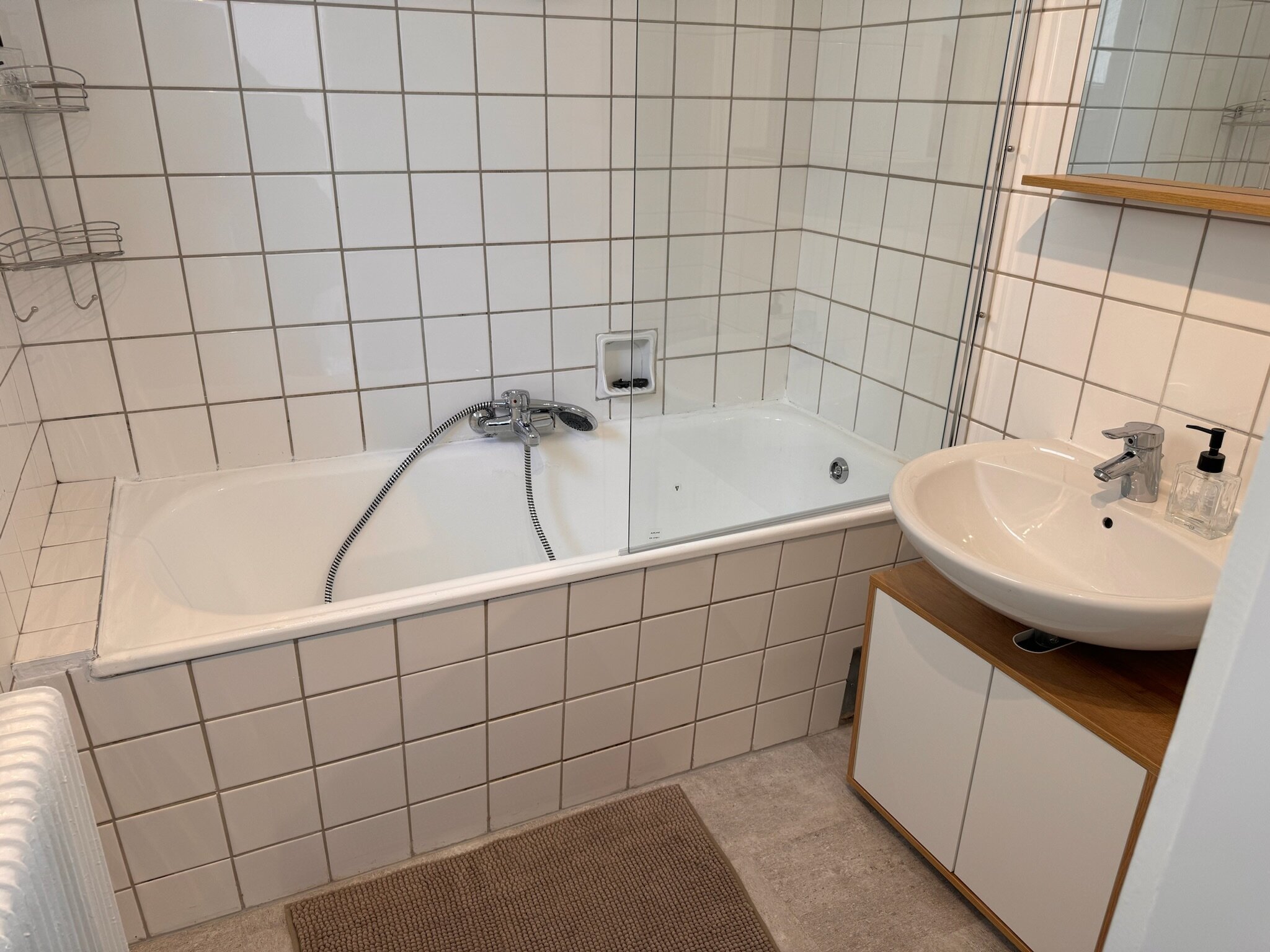 Badezimmer mit Badewanne