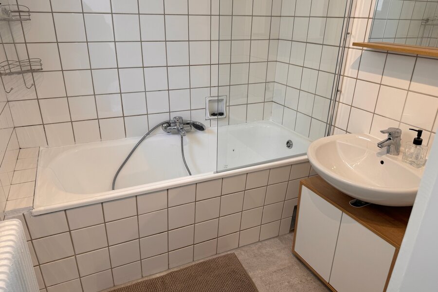 Badezimmer mit Badewanne