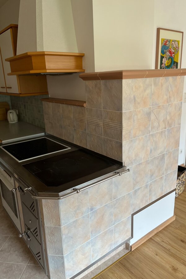 Küchenherd mit Kachelofen